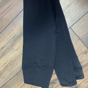 Lululemon leggings black size 6 with slits